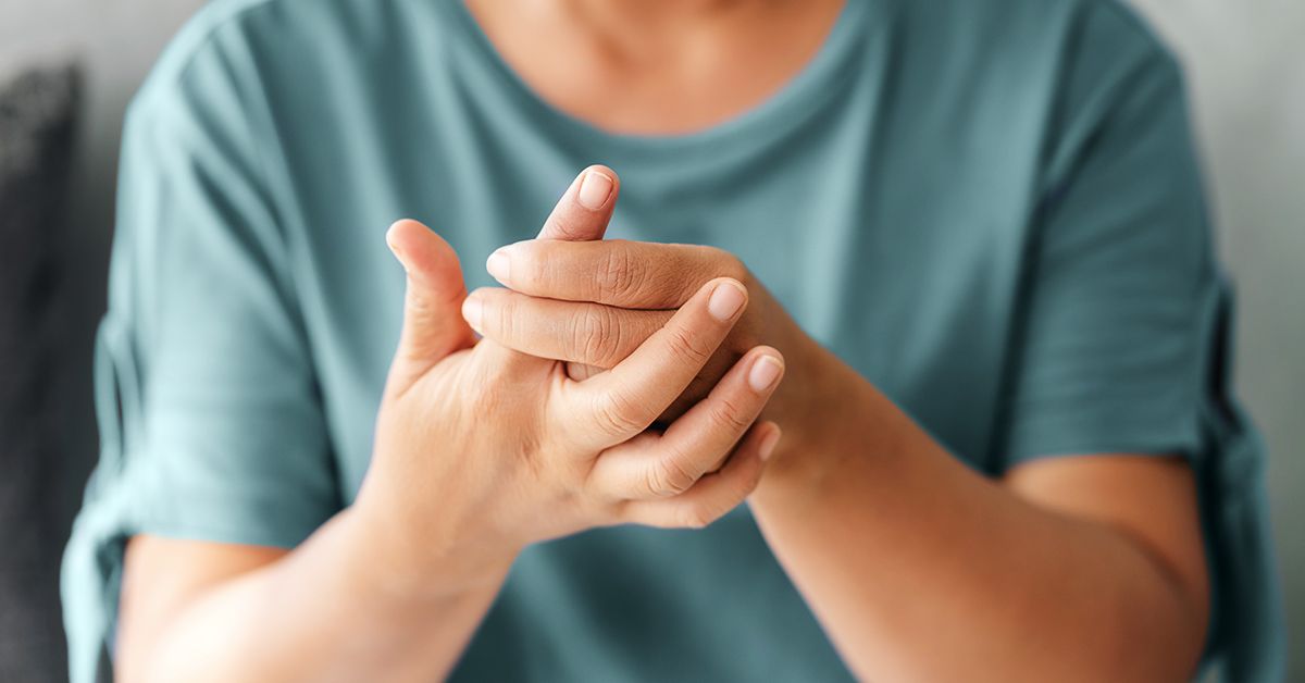 Синдром Ахенбаха: почему появляются синяки на пальцах и как с этим справиться