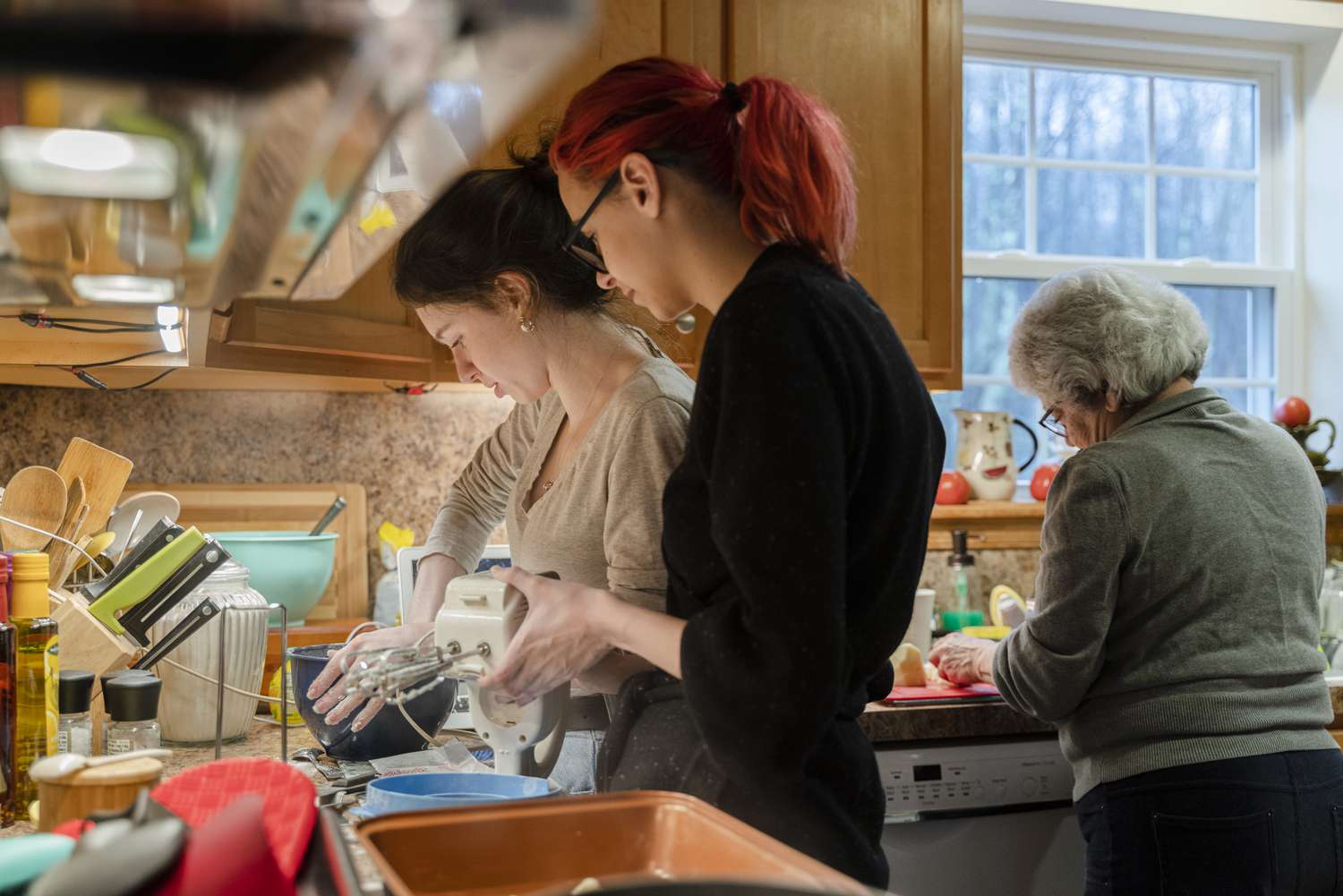 Как минимальная зарплата влияет на количество соседей по квартире в США