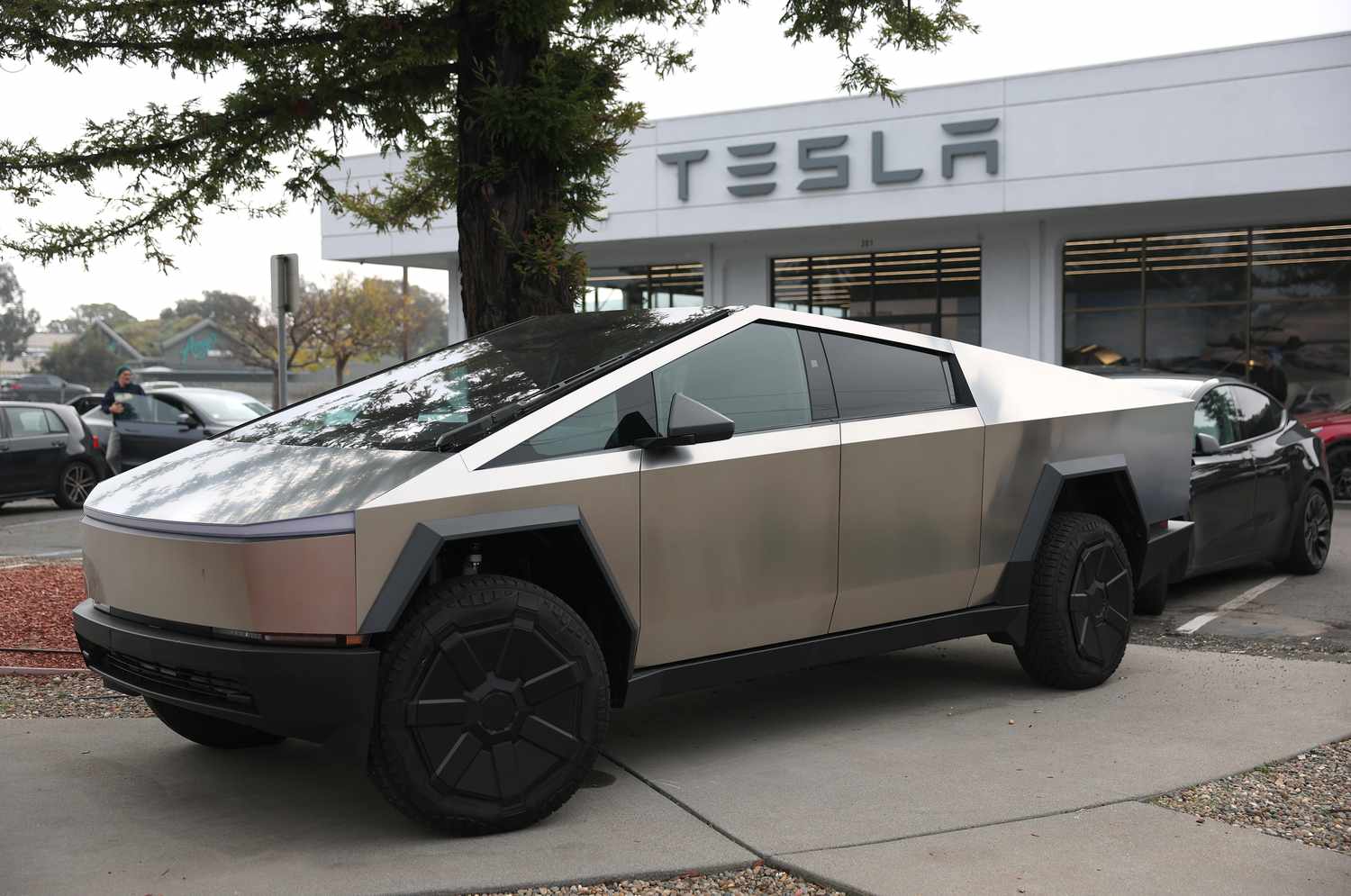 Tesla 2025 Cybertruck Recall: Over 46,000 Units Affected Due to Panel Detachment Risk