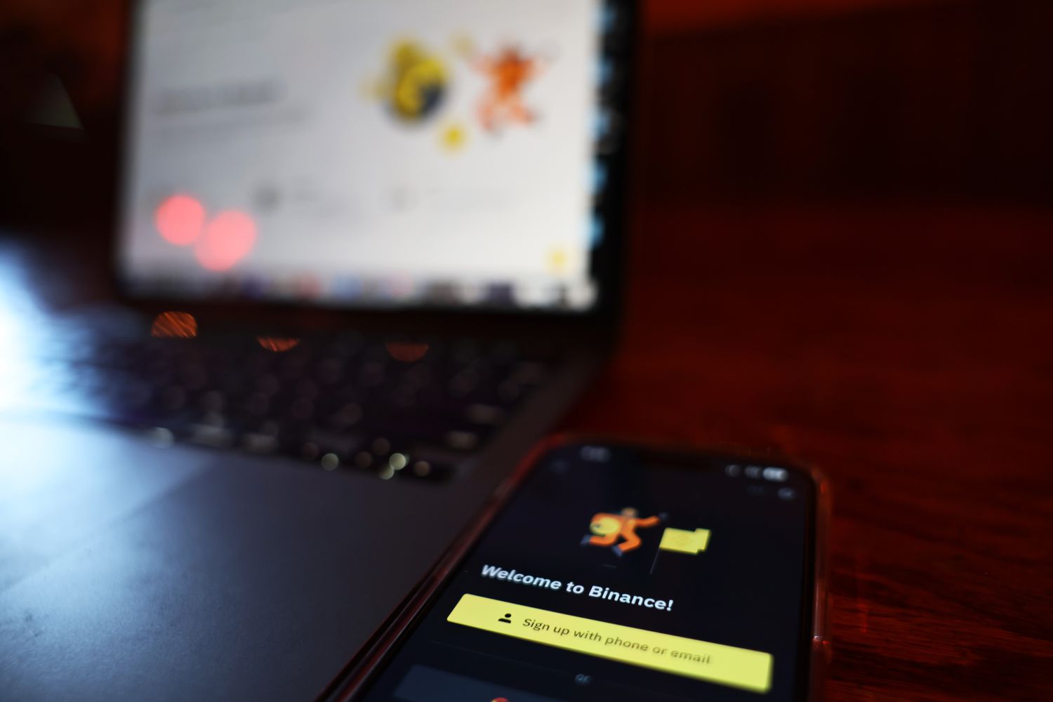 Binance прекращает операции с фунтами стерлингов для клиентов из Великобритании