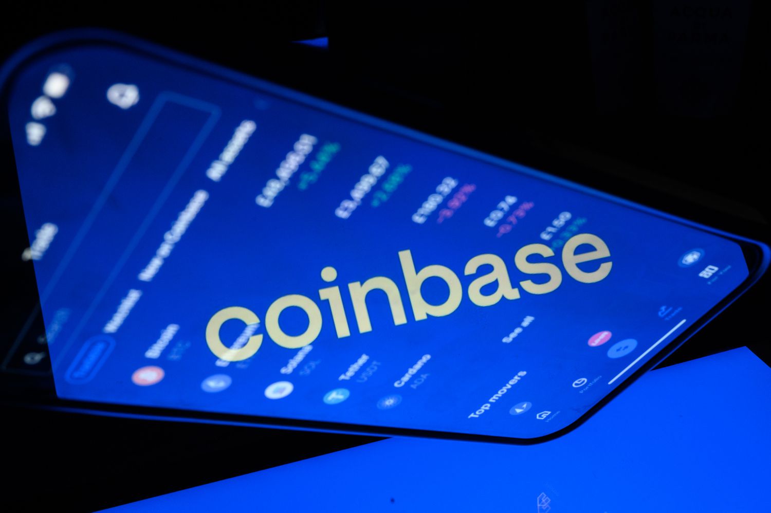 Coinbase прекращает поддержку стабильной монеты BUSD от Binance