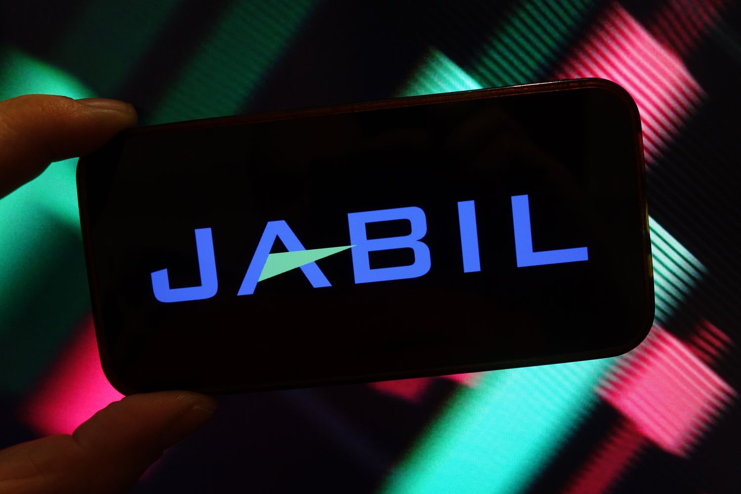 Акции Jabil Взлетают на Волне Успешных Финансовых Результатов и Оптимистичных Прогнозов