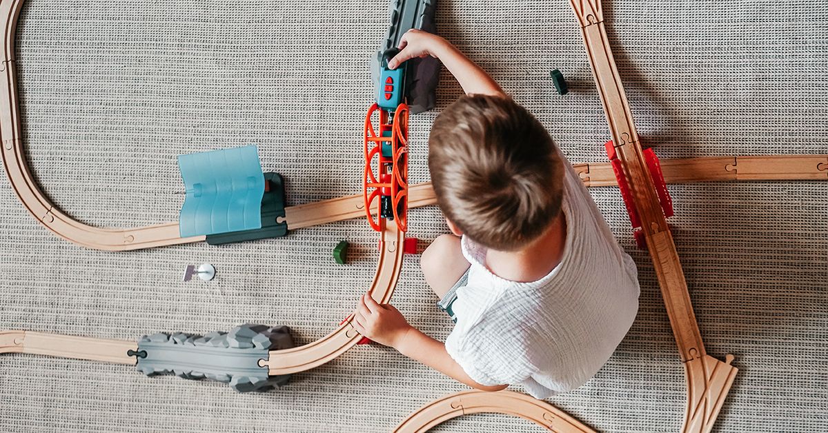 Autizmda Rivojlanish Orqaga Qaytishi: Belgilar, Sabablar va Qo‘llab-quvvatlash Yo‘llari