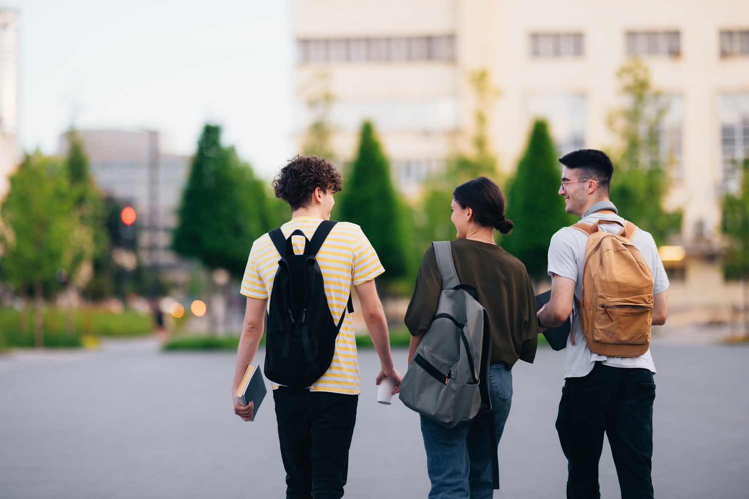 Правила Налогообложения для Резидентов и Нерезидентов США: Что Нужно Знать