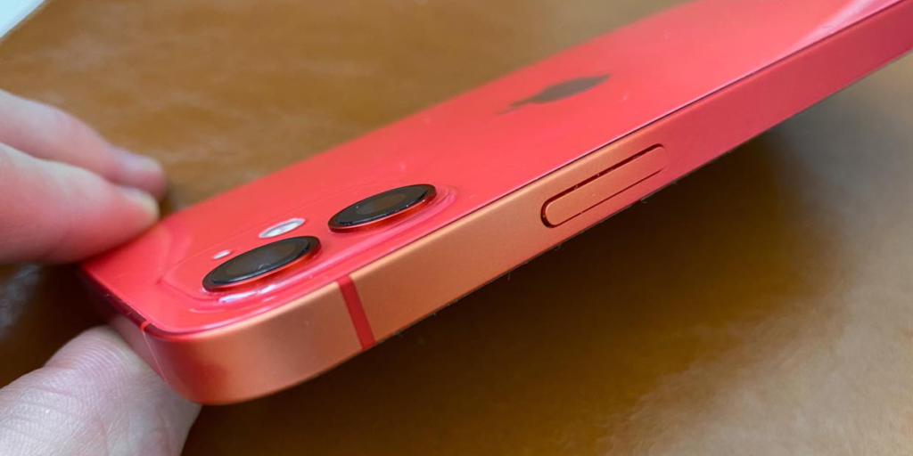 Mengapa Warna iPhone 11 dan iPhone 12 Bisa Memudar? Temukan Penjelasannya!