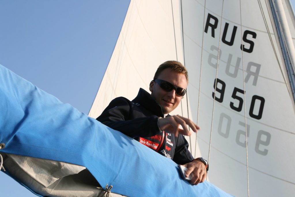 Inside the Workspace of Dmitry Filatov, Founder of Topface: A Glimpse into a Social Networking Pioneer’s Tools and Environment