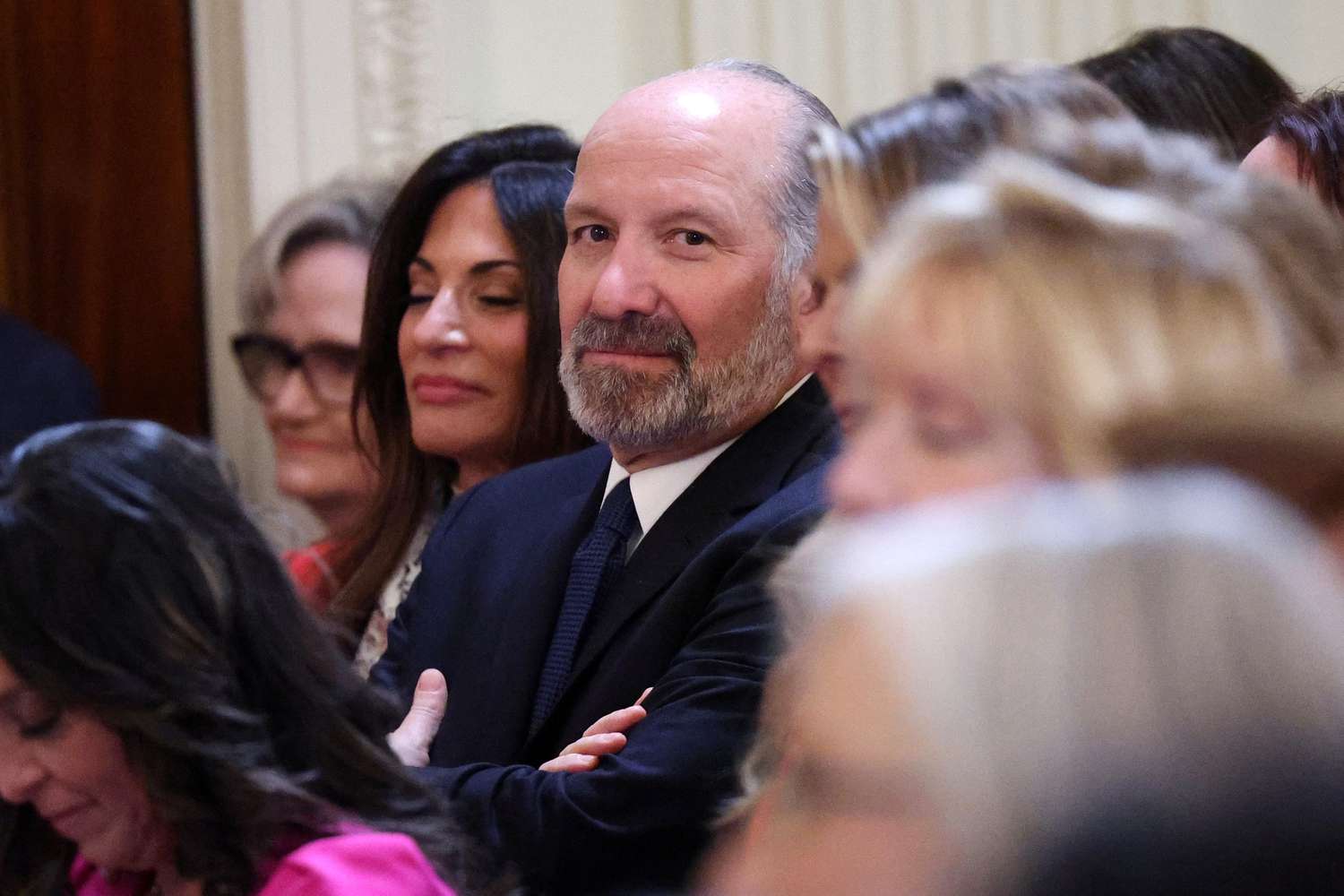 Министр торговли США требует от компаний расширить производство микрочипов в стране