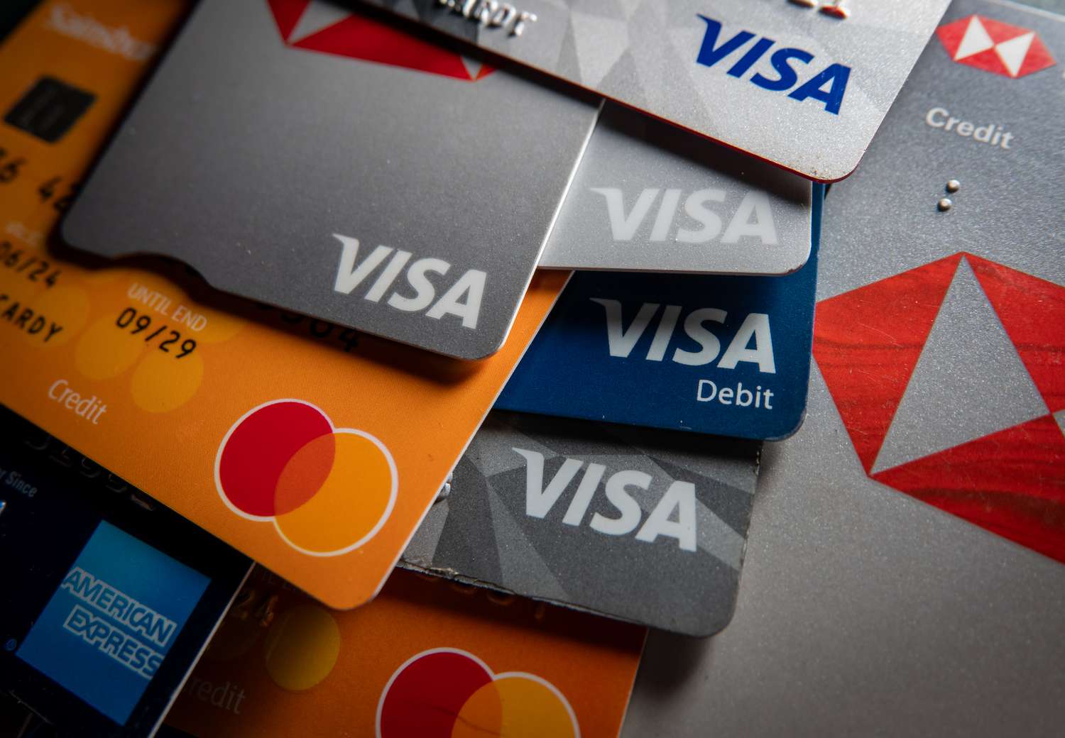 Visa Offers $100 Million in 2025 to Become Apple’s New Credit Card Network Provider