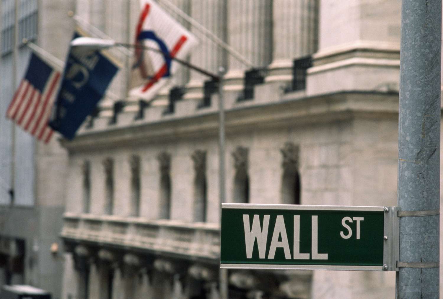 Преимущества и недостатки выхода компании на фондовый рынок