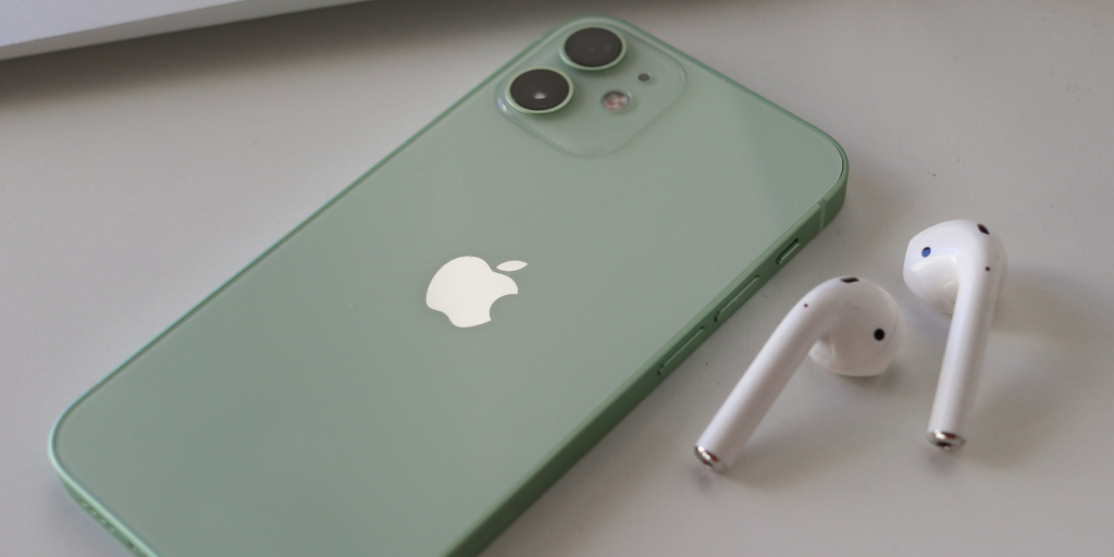 Революционные методы управления наушниками от Apple: управляйте AirPods жестами и движениями тела