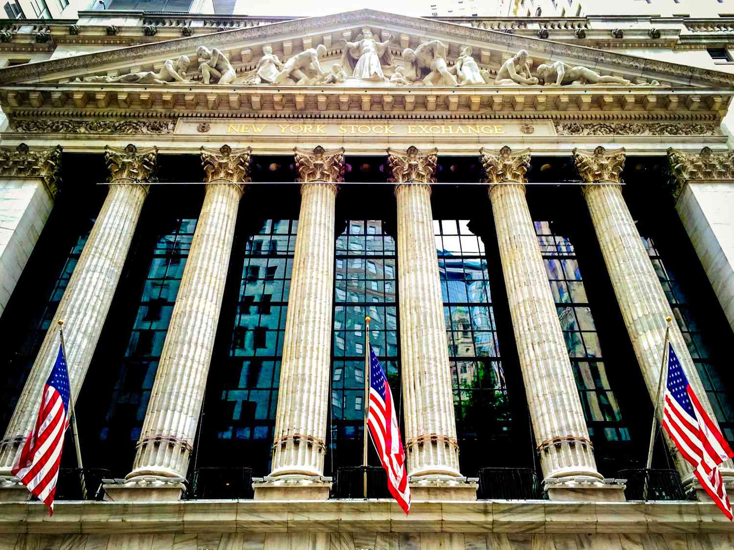 Mergers vs. Acquisitions in 2025: Key Differences and Market Insights