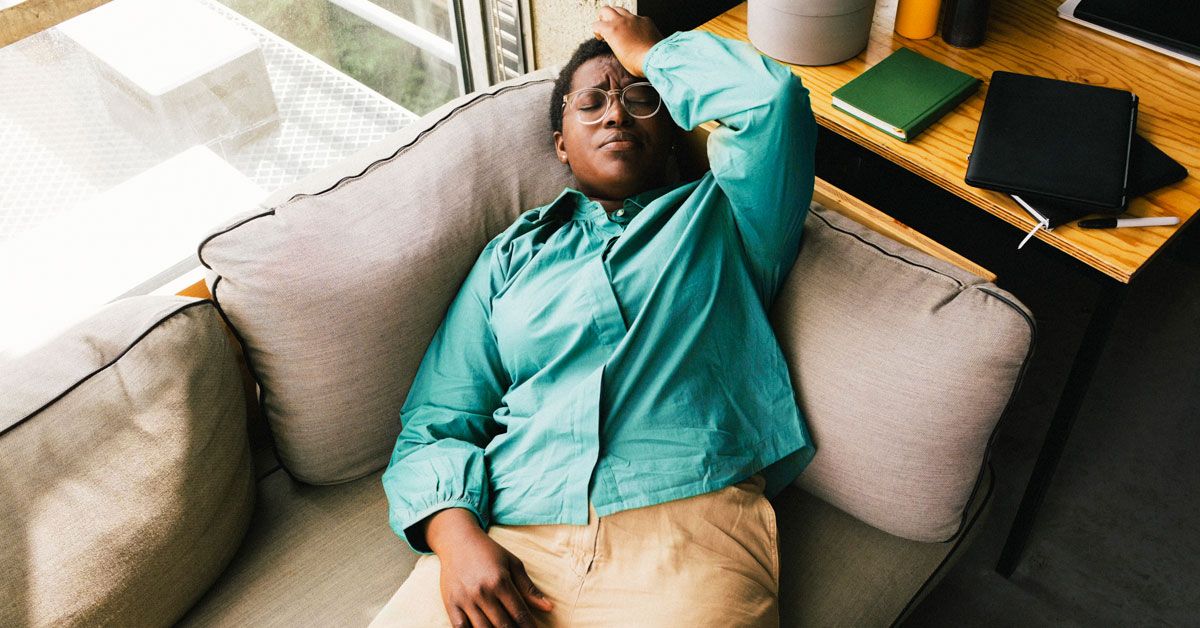 Почему утечка спинномозговой жидкости вызывает головную боль?