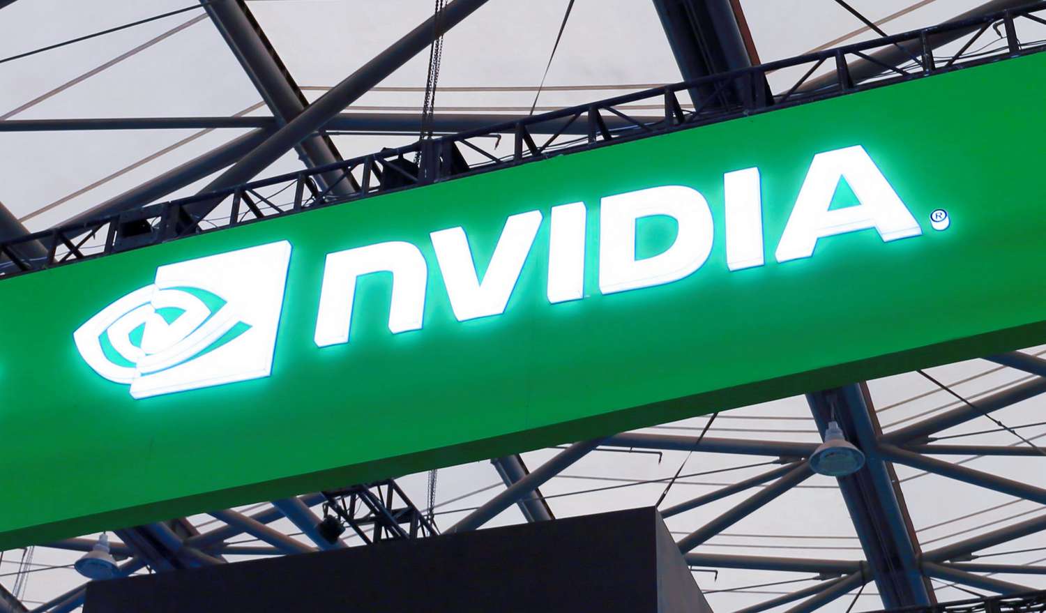 Nvidia Aksiya Narxi Yangi Cho'qqilarni Zabtladi, ETF-larda Katta O'sish Kuzatildi
