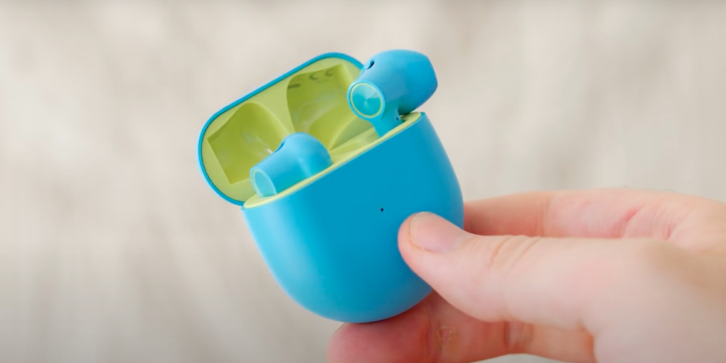 OnePlus Buds: Qulaylik va Yuqori Avtonomiya bilan To'liq Simsiz Naushniklar