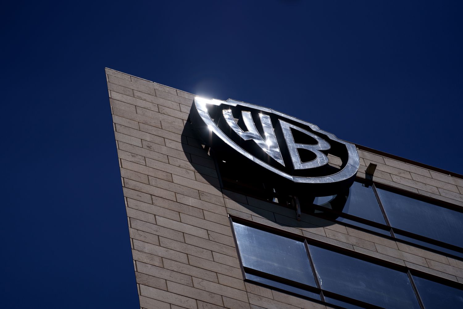 Bozorning Eng Faol Aksiyalari: Warner Bros. Discovery, Block, Booking Holdings va Boshqalar
