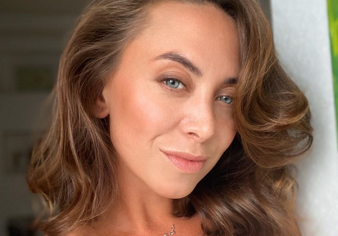 Go‘zallikdagi nozik o‘zgarish: Natalya Friske lablarini tabiiy tarzda to‘ldirdi