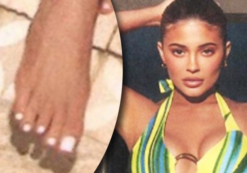 Как Кайли Дженнер смело показывает уникальные черты своего тела