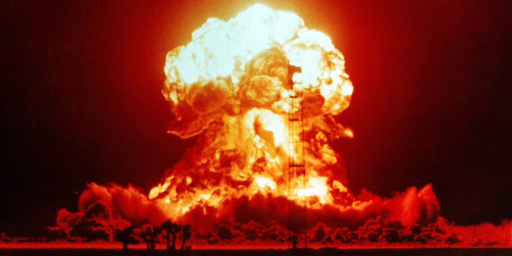Моменты, когда мир стоял на краю ядерной катастрофы: истории, изменившие ход истории