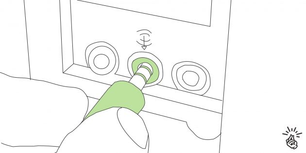 Connecting wired headphones without microphone