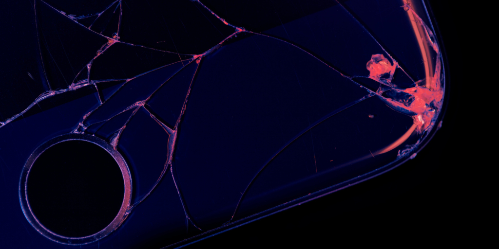 Innovatsion o‘zini tiklaydigan material: smartfon ekranlarini himoya qiluvchi yangi kashfiyot