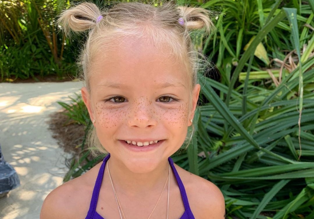 Как маленькая Алиса Юнусова уже заботится о красоте и коже лица