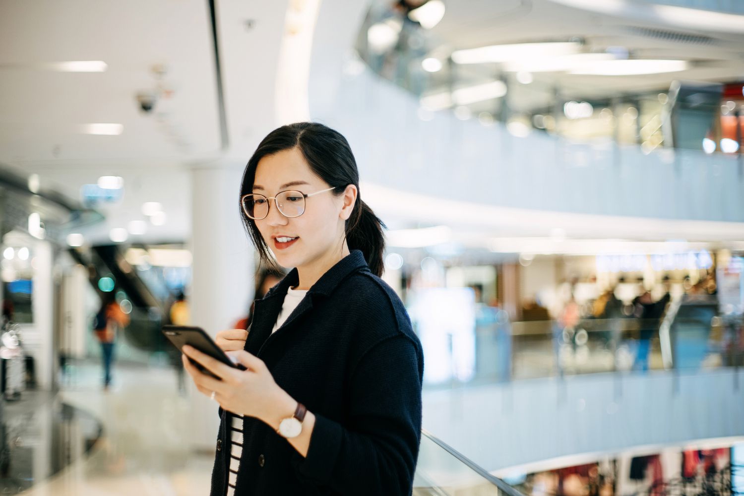 Direct Deposit Explained 2025: How It Works, Costs, Benefits & Risks