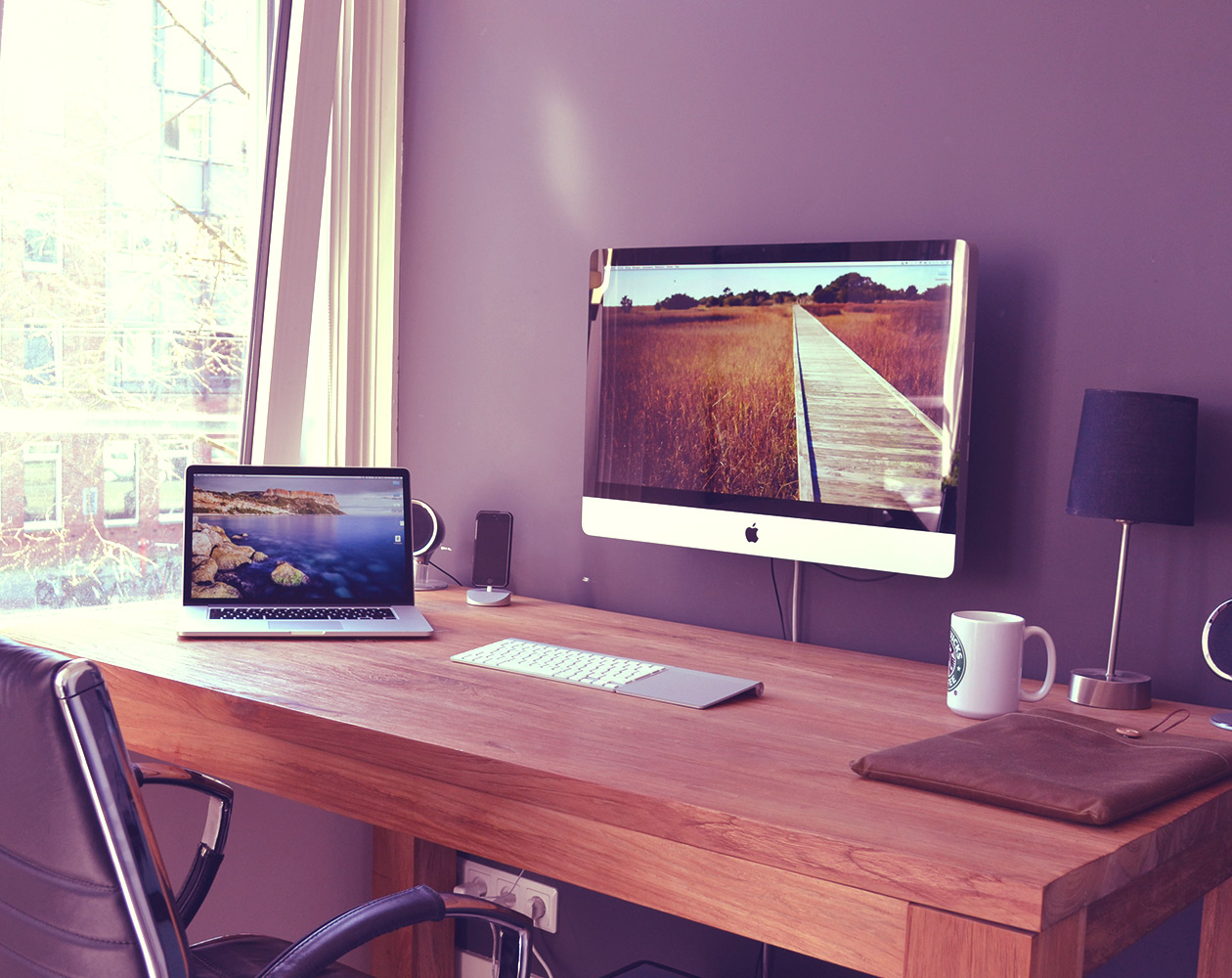 Идеи стильных рабочих пространств с техникой Apple
