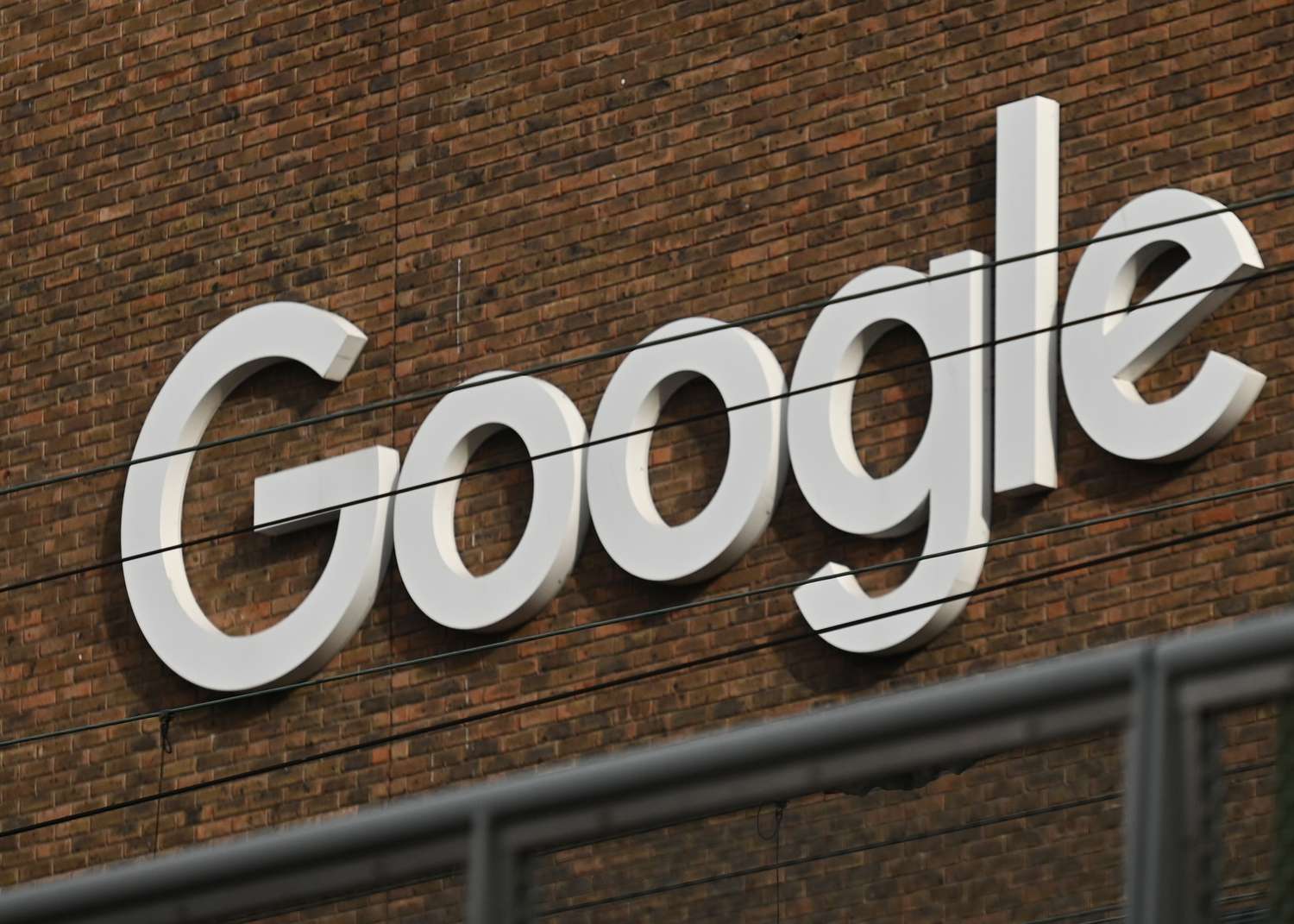 Google Yevropa Ittifoqida Raqobatni Kuchaytirish Maqsadida Katta O'zgarishlarni E'lon Qildi