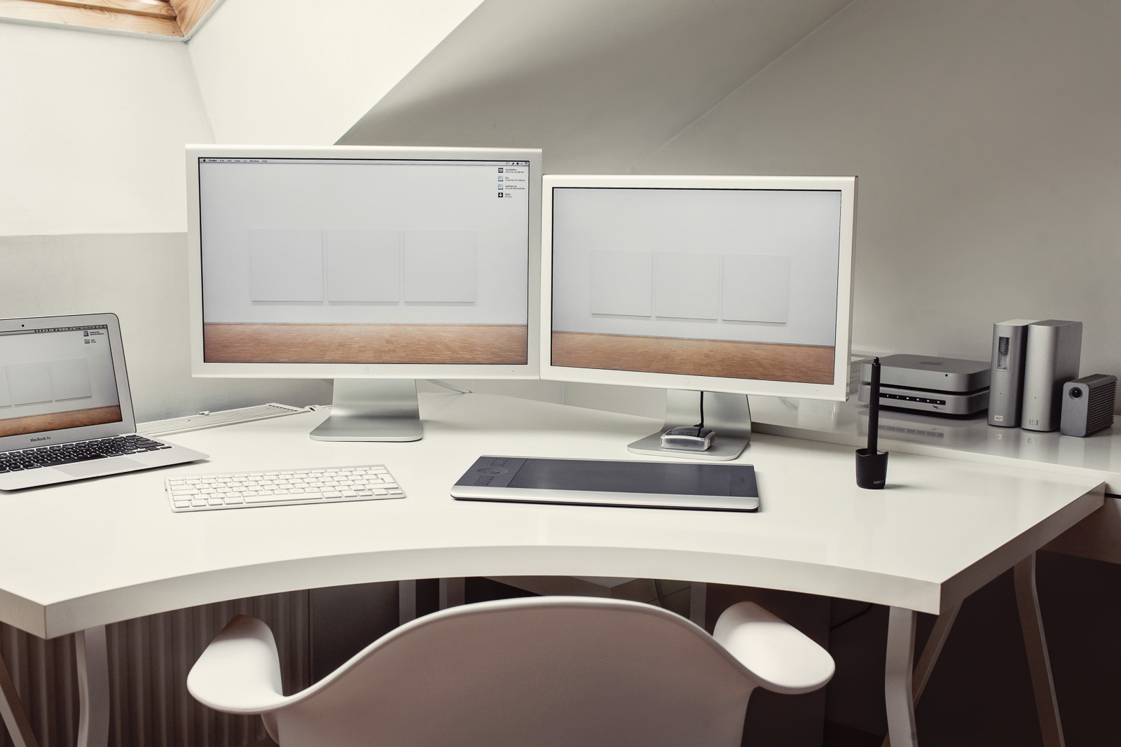 Apple-Inspired Workspace