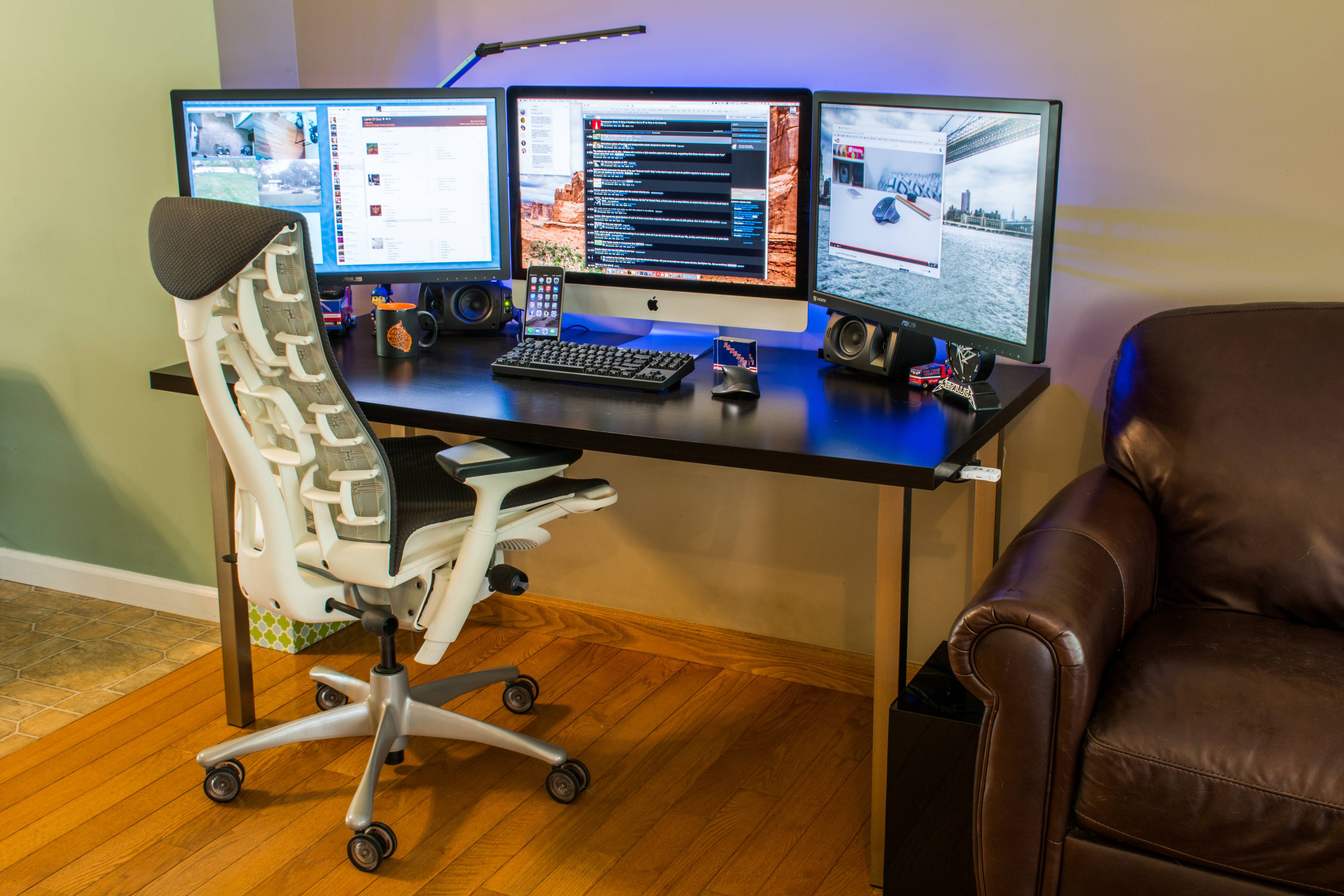 Минималистичное рабочее пространство Apple