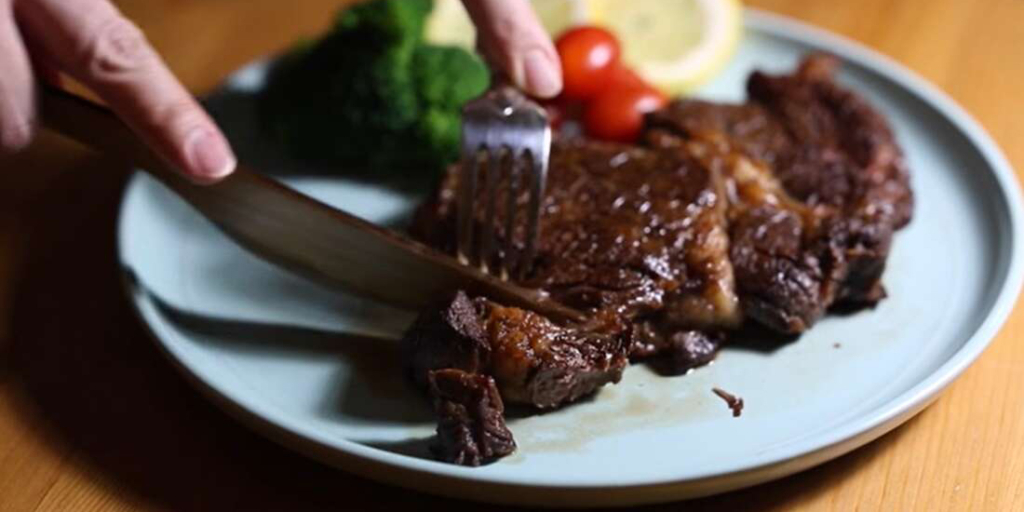 Revolutionary Wooden Knife Outperforms Steel Blades in Sharpness and Strength