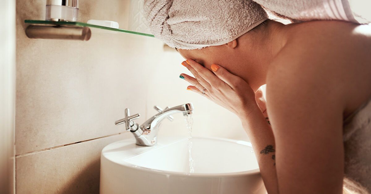 Yuzni Sovuq Suv Bilan Yuvishning Foydalari va Kamchiliklari