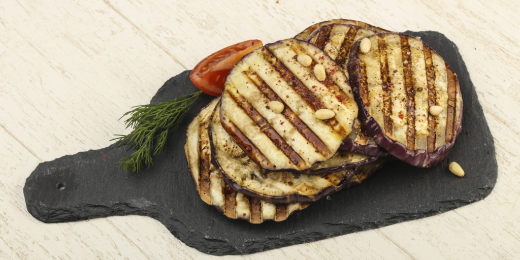 Идеальные баклажаны на гриле: 8 вдохновляющих рецептов для пикника