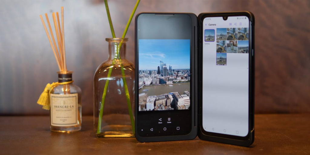 Discover the Innovative LG G8X ThinQ with DualScreen Accessory