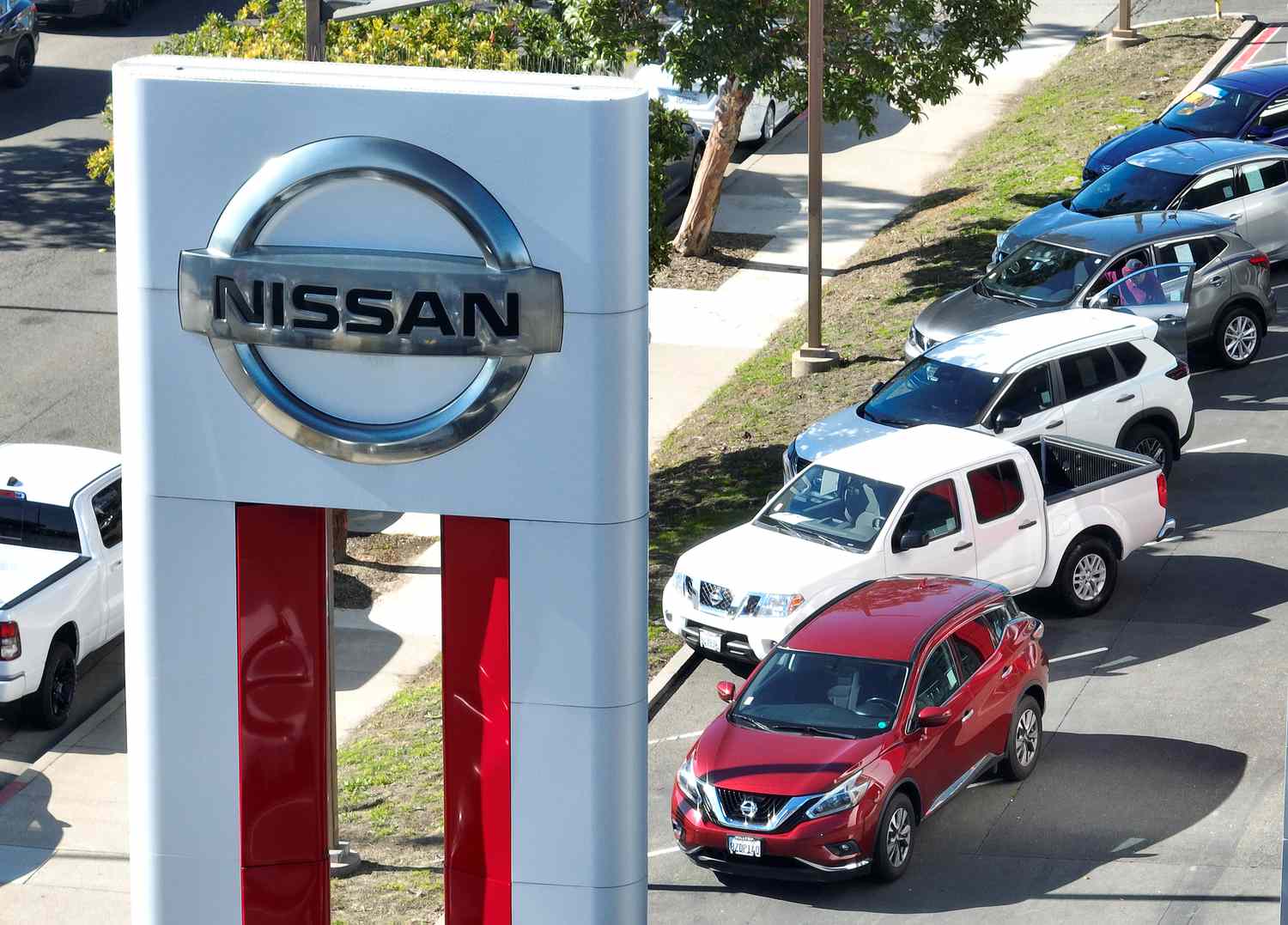 Nissan Расширяет Линейку Электромобилей и Сокращает Себестоимость Производства