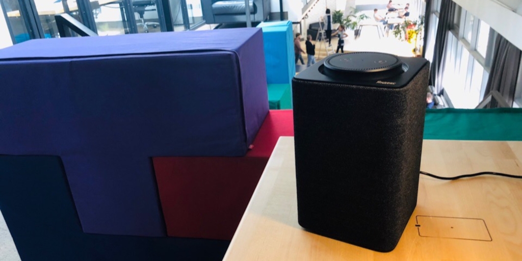 Погрузитесь в мир умных технологий с «Яндекс.Станцией» — инновационной мультимедиасистемой с голосовым помощником