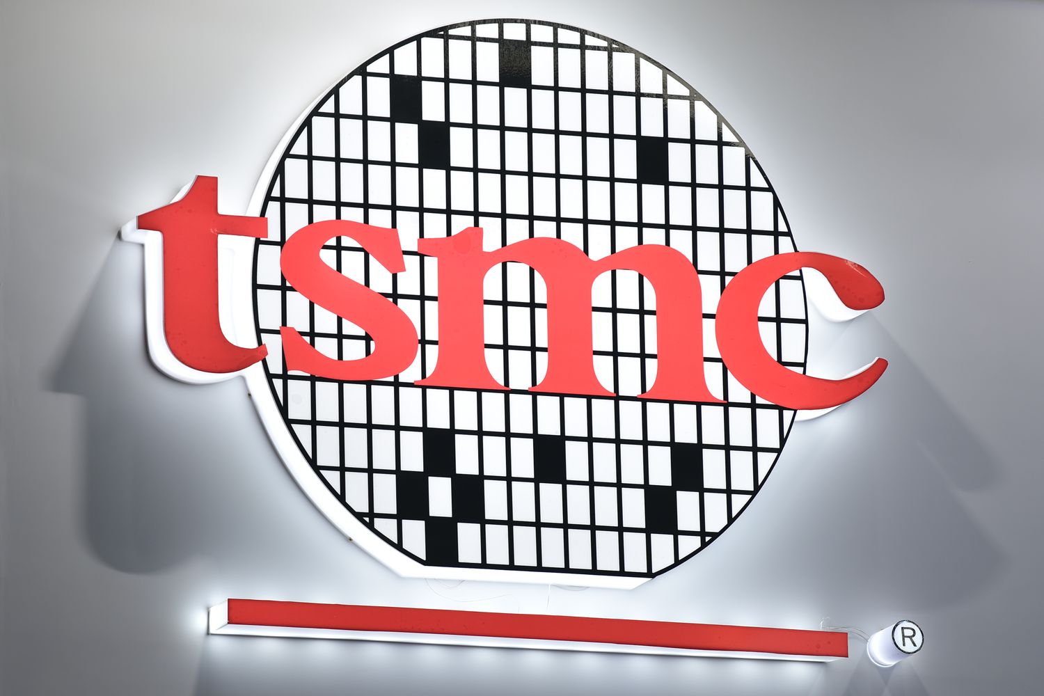 Как TSMC Ведет Рынок Полупроводников в Эпоху Искусственного Интеллекта