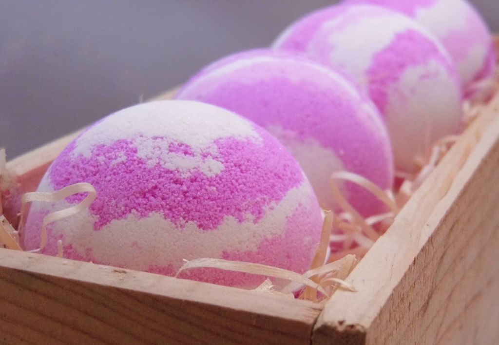 Create Your Own Luxurious Bath Bombs at Home: A Step-by-Step Guide