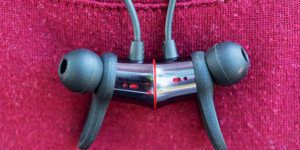 OnePlus представила инновационные беспроводные наушники с быстрой зарядкой и защитой от влаги