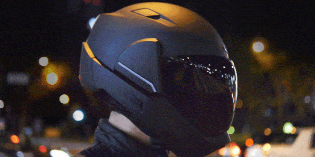 Revolutionary Smart Motorcycle Helmet with 360° View and Advanced Tech