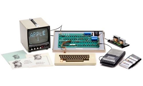 Rare Original Apple I Computer Featuring Steve Wozniak’s Signature Goes to Auction