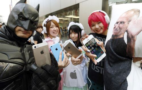 Потрясающий спрос на золотой iPhone 5S: почему он исчез первым