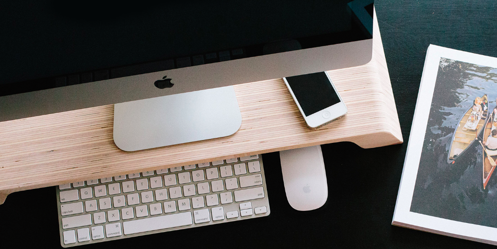 Изысканный органайзер для рабочего пространства Apple