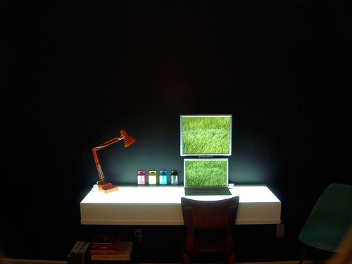 Элегантный домашний офис с минималистичным дизайном