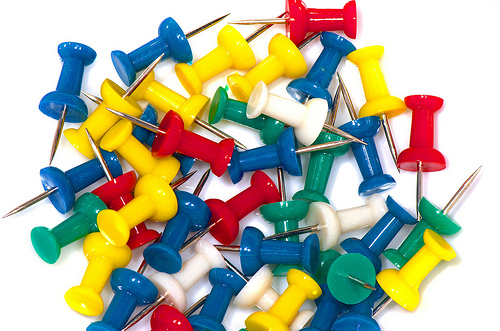 Креативные идеи для создания оружия из офисных принадлежностей