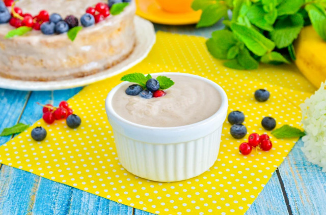 Delicious Banana Custard Cream: A Light and Velvety Cake Filling