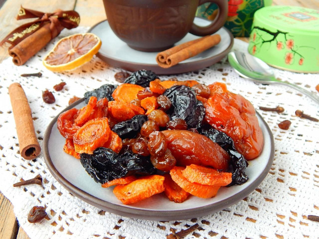 Discover the Delightful Jewish Carrot and Dried Fruit Treat