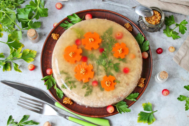 Изысканный холодец из свиных ножек — секреты идеального вкуса