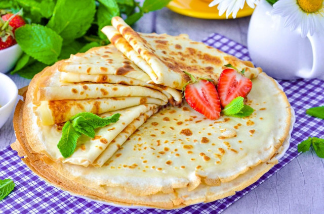 Идеальные тонкие блины с дырочками на молоке: рецепт без дрожжей