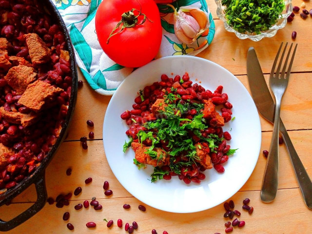 Ароматное лобио с мясом — традиционный грузинский рецепт